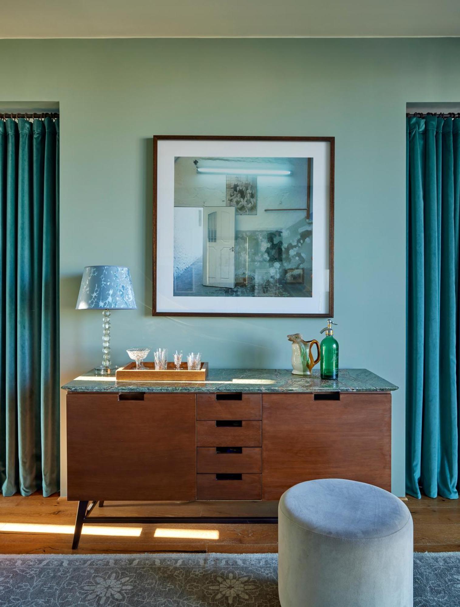 - Leading Of The World 5* Montevideo
